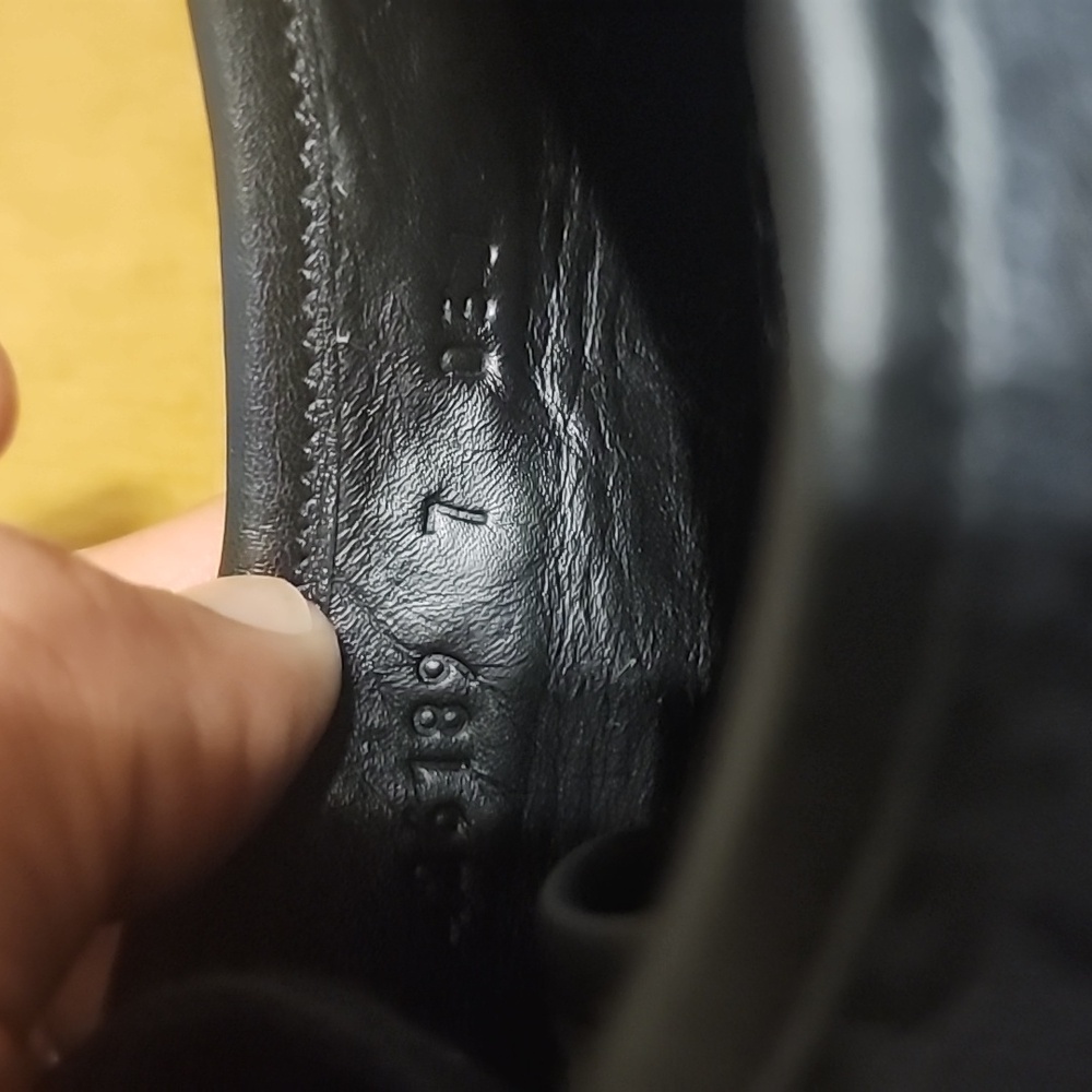 Gucci Men' Sneakers - Picture 5 of 8
